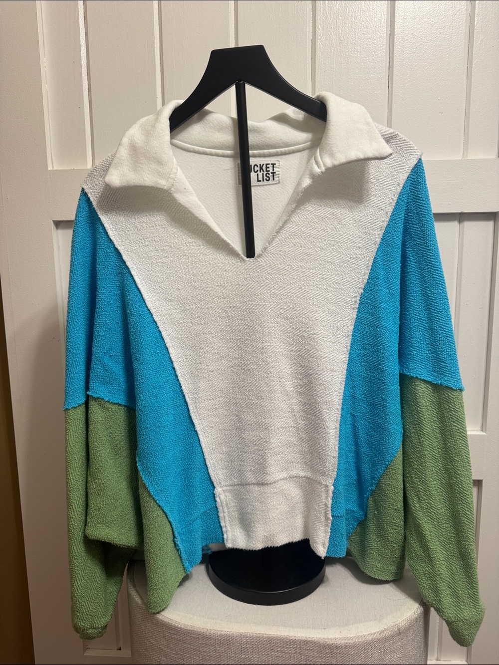 BUCKETLIST White, Turquoise & Olive Green V-Neck Colorblock Sweater